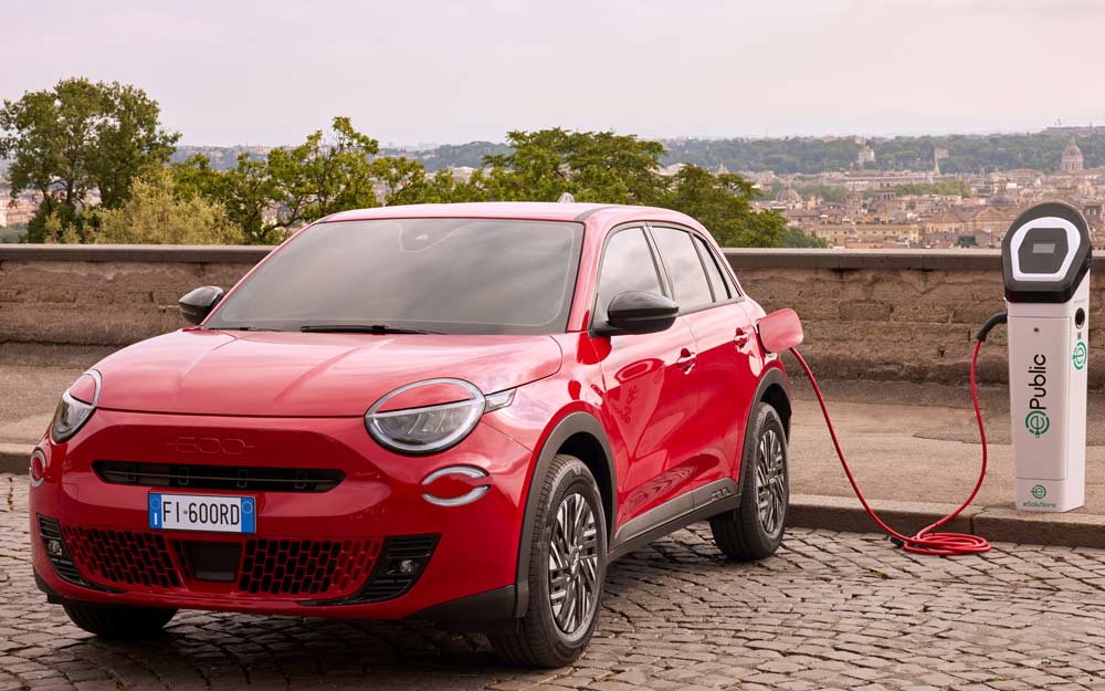 Fiat 600e RED in Ricarica